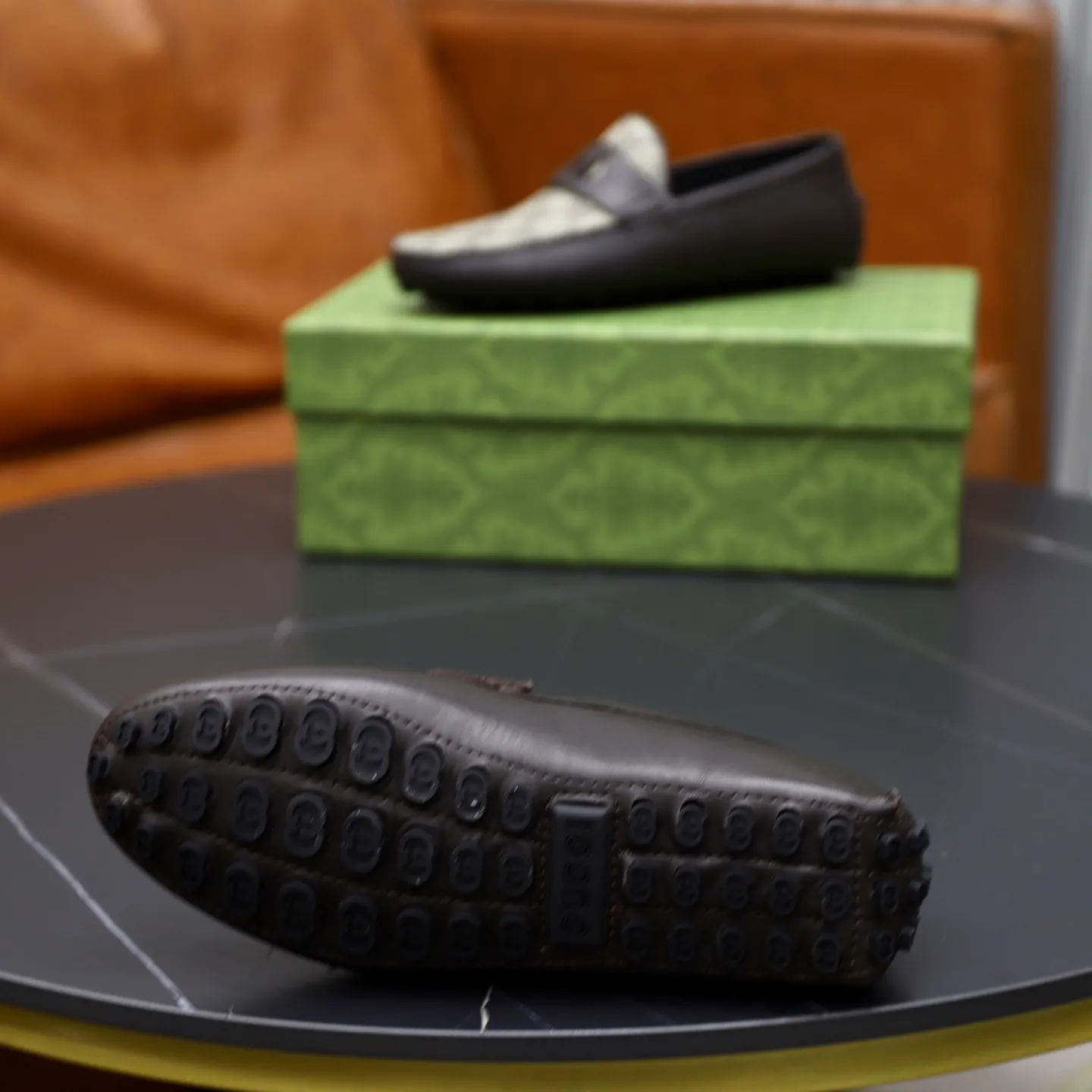 Ex-factory price: 460💰[GUCCI] Gucci ⚠️High-end men’s driving and pedal series ⚠️38-44 (customized for 45) ⚠️All original cowhide leather! Thick and soft! Made entirely of calfskin lining! Rubber sheet anti-slip beanie sole! Three-dimensional package technology! Fashionable and classic! Handicrafts! Original high quality! Feel free to compare!